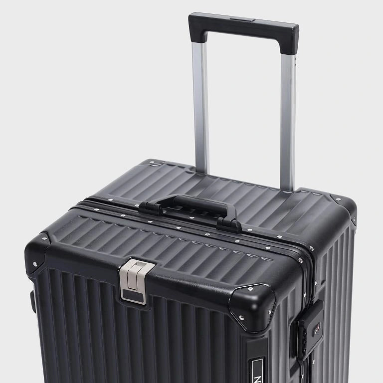 The Titan Black (28 Inch)