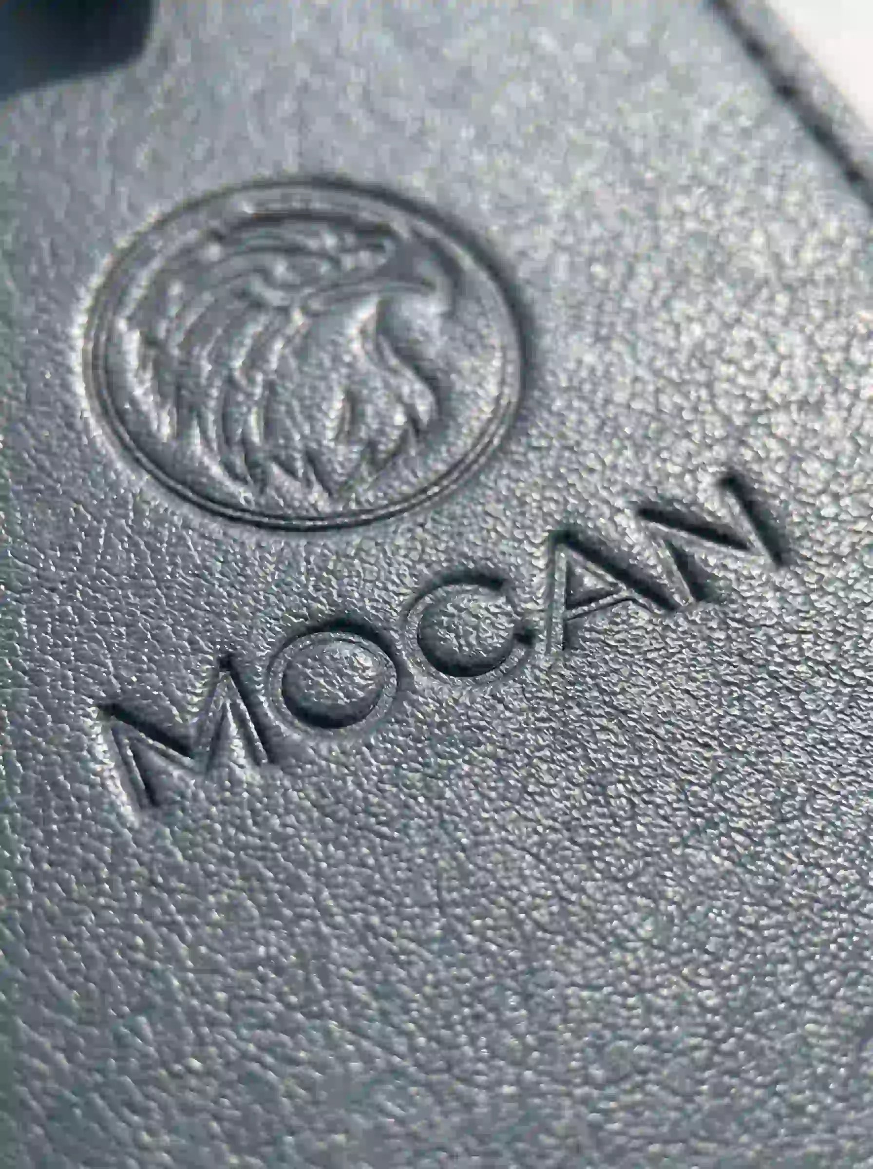 MOCAN grey leather luggage tag